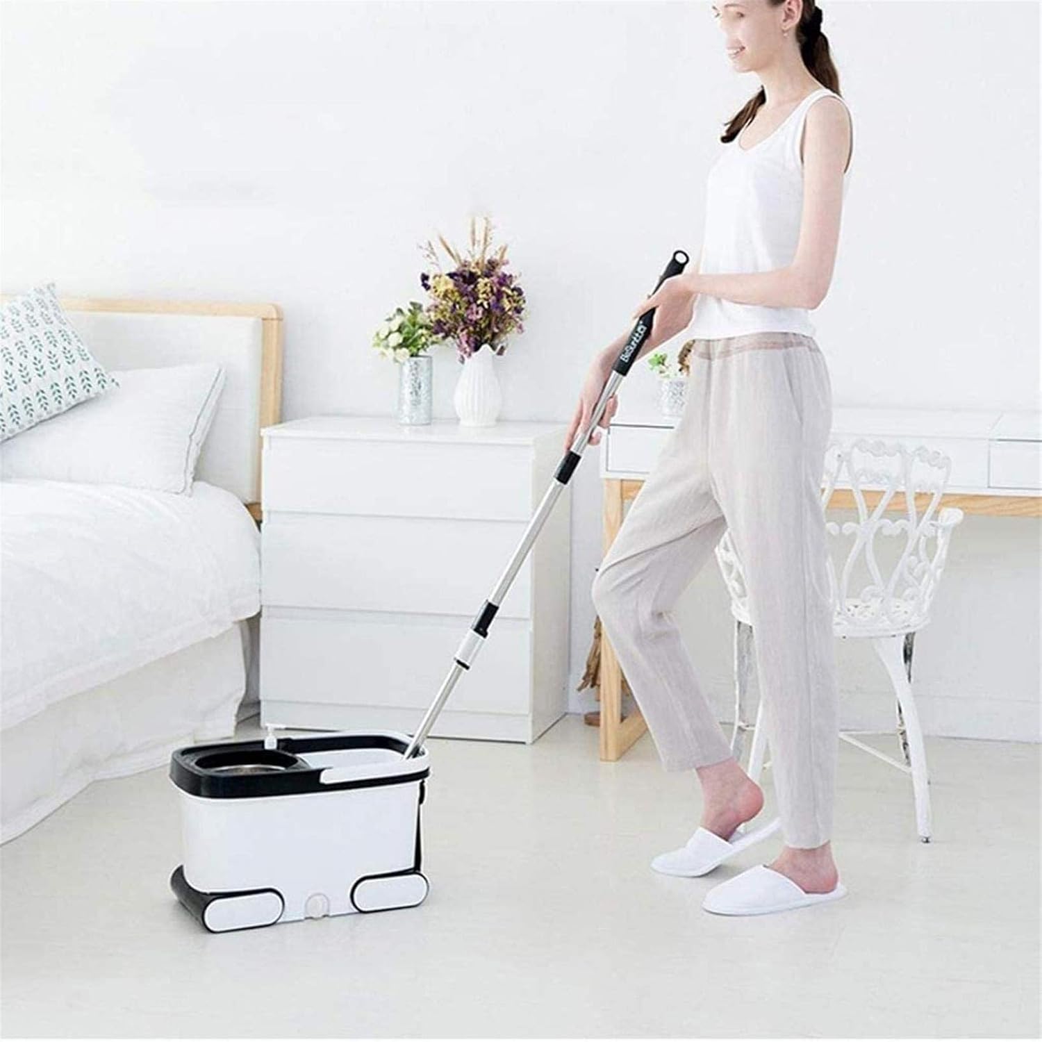 Juego De Fregona Y Cubeta, Cubo De Fregona Giratorio Plano De Microfibra Cubo Giratorio con Ruedas con Control De Humedad En El Piso; Limpieza Más Rápida; Microfibra De Fácil Manejo